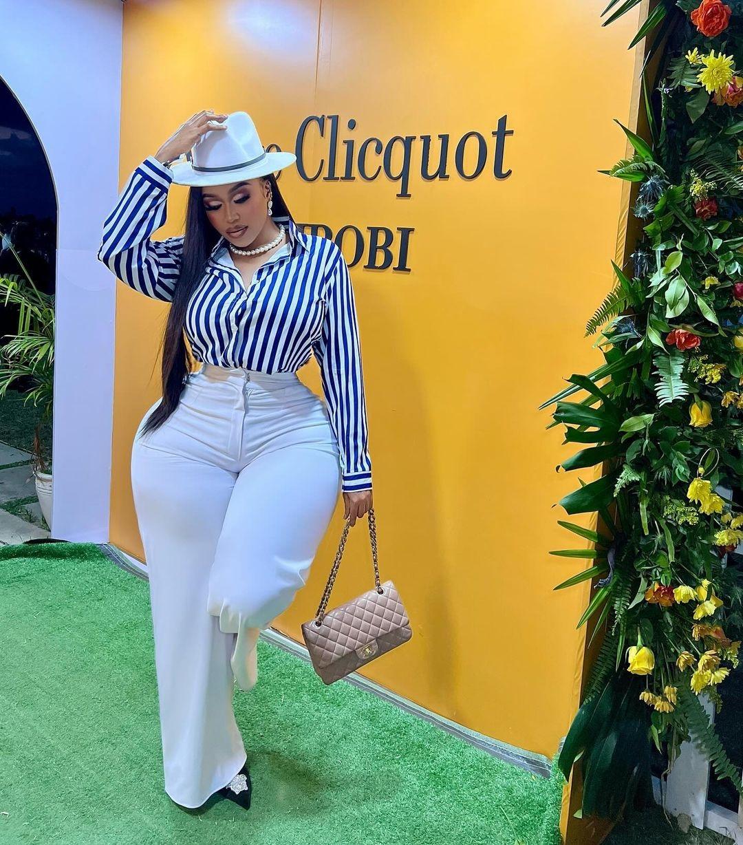 Fans Wowed by Vera's Perfectly Tailored Outfit